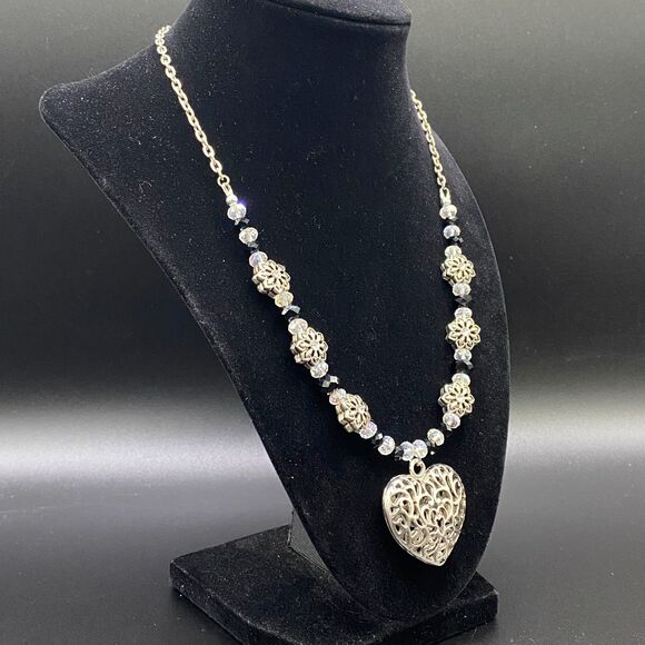 Metal Heart Necklace with Flower & Crystal Beads by Neanie-Bot - Picture 4 of 6